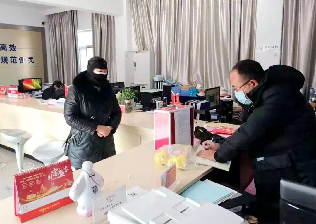 蒙面背后的真相，彩票中心主任的匿名领奖现象剖析