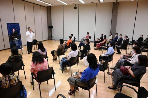 2035年新澳门，今日与未来的交响曲2025年新澳门今晚新资料
