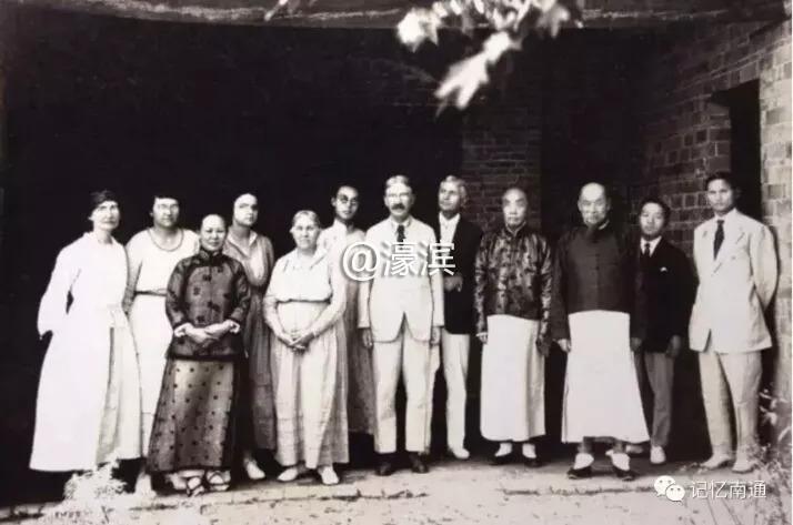 民警面对复杂人伦困境，怕误伤嫌犯母亲，未开枪的抉择民警怕误伤嫌犯母亲未开枪视频