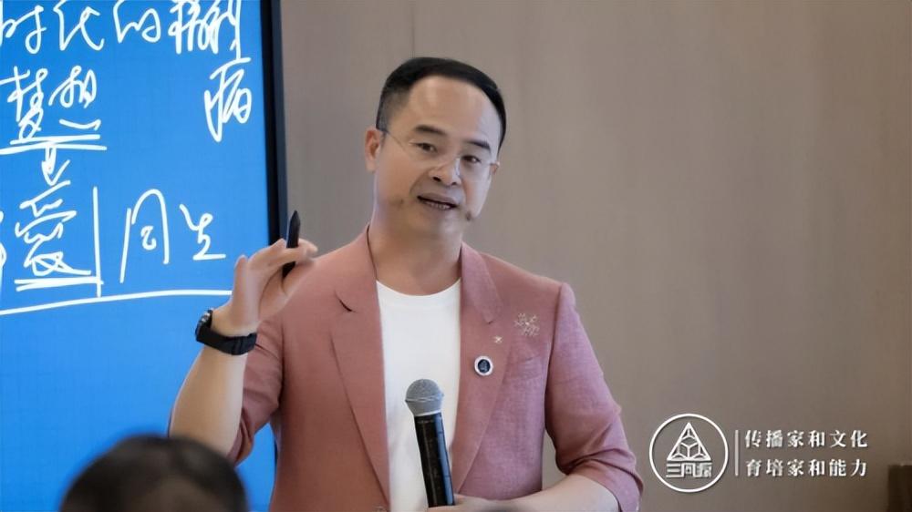 2043年，探索未来教育资源的免费共享—一肖现象的启示2024年正版资料免费大全一肖须眉不让